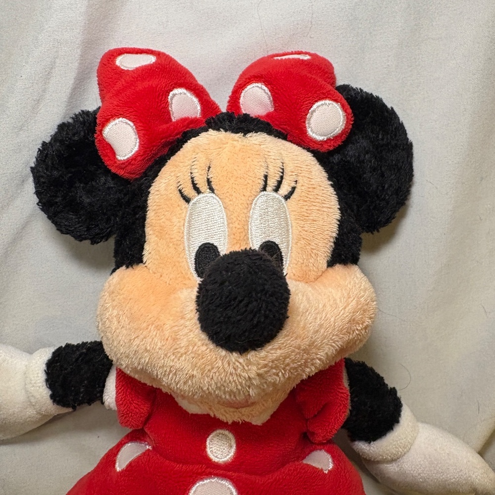 Vintage Walt Disney World Minnie Mouse Fuzzy  12" Disney Authentic